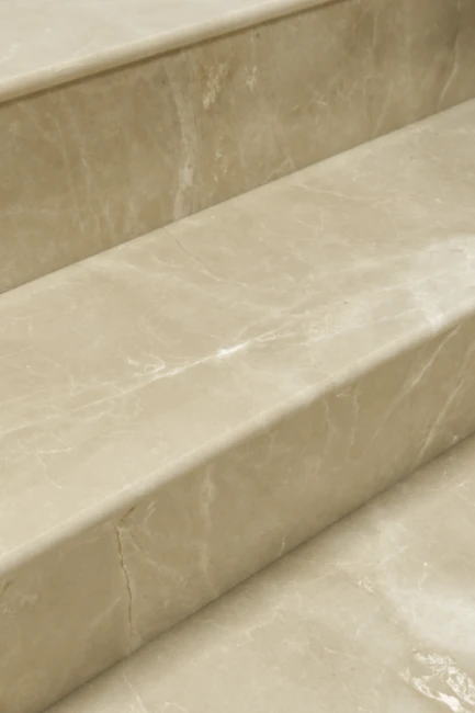 Stopień Marmurowy Crema Marfil New Polerowany | 135x33x2 cm