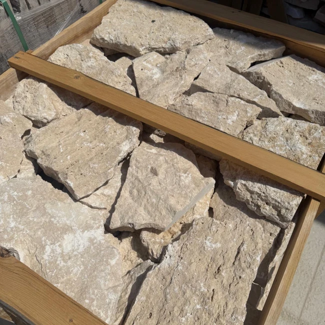 Trawertyn Classic Kamień nieregularny na ścianę 2–4 cm | Dzikówka Rockface