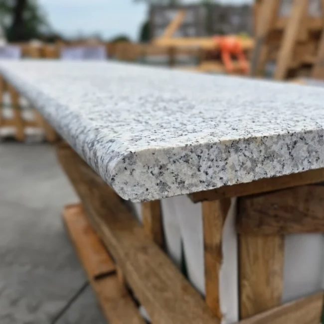 Stopnica Granitowa G602 Szara Płomieniowana 2 Krawędzie | 150x33x3 cm