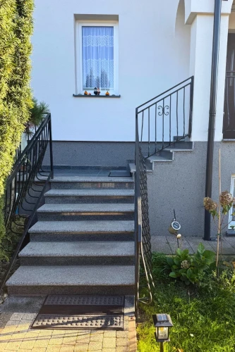 Stopnica granitowa bullnose G654 New Dark Grey 135x35x2 cm