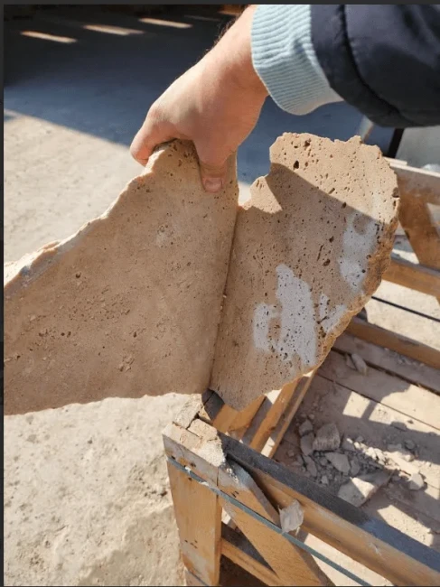 Trawertyn dzikówka / crazy wall Rockface Ivory Classic Narożnik