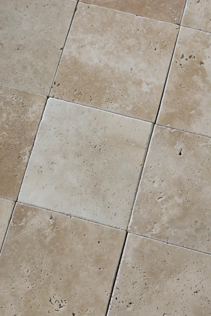 Trawertyn Super Light Szlifowany Niewypełniony Modern Tumbled 20,3x20,3x1,2 cm