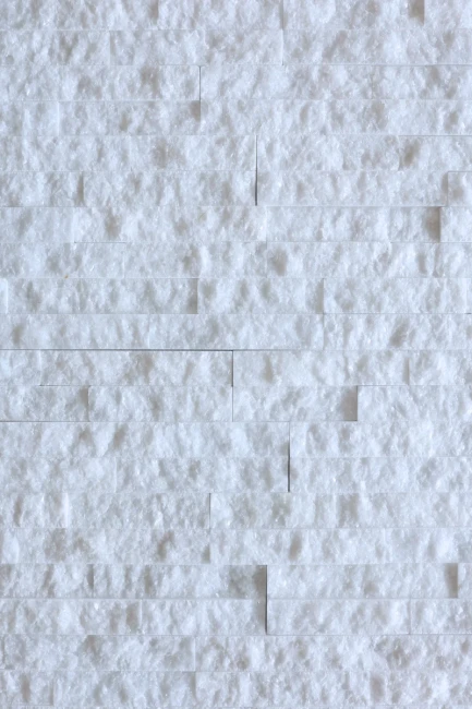 Kamień elewacyjny-dekoracyjny marmur Pure White Stackstone 10x36 cm