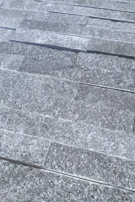 Kamień elewacyjny-dekoracyjny marmur Pure Grey Stackstone 10x36 cm