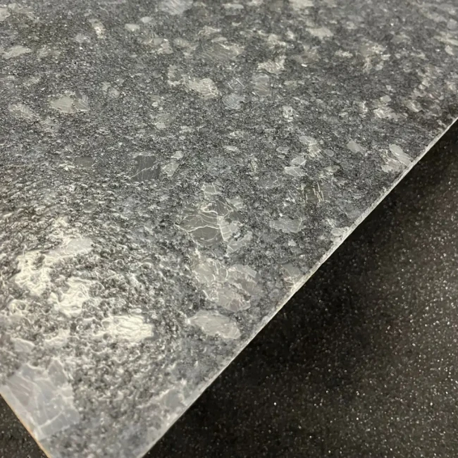 Płytka granitowa szczotkowana Steel Grey leather 61x30,5x1 cm