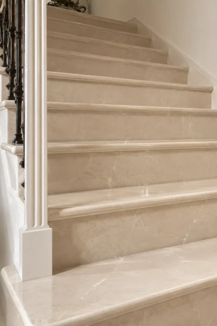 Stopień Marmurowy Crema Marfil New Polerowany | 135x33x3 cm