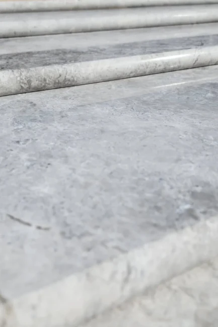 Stopień Marmurowy Tundra Grey + Bullnose Szlifowany | 135x33x3 cm