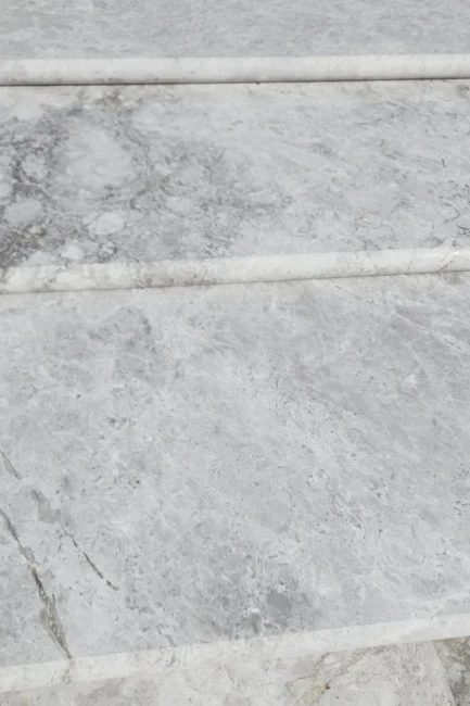 Stopień Marmurowy Tundra Grey + Bullnose Szlifowany | 135x33x2 cm