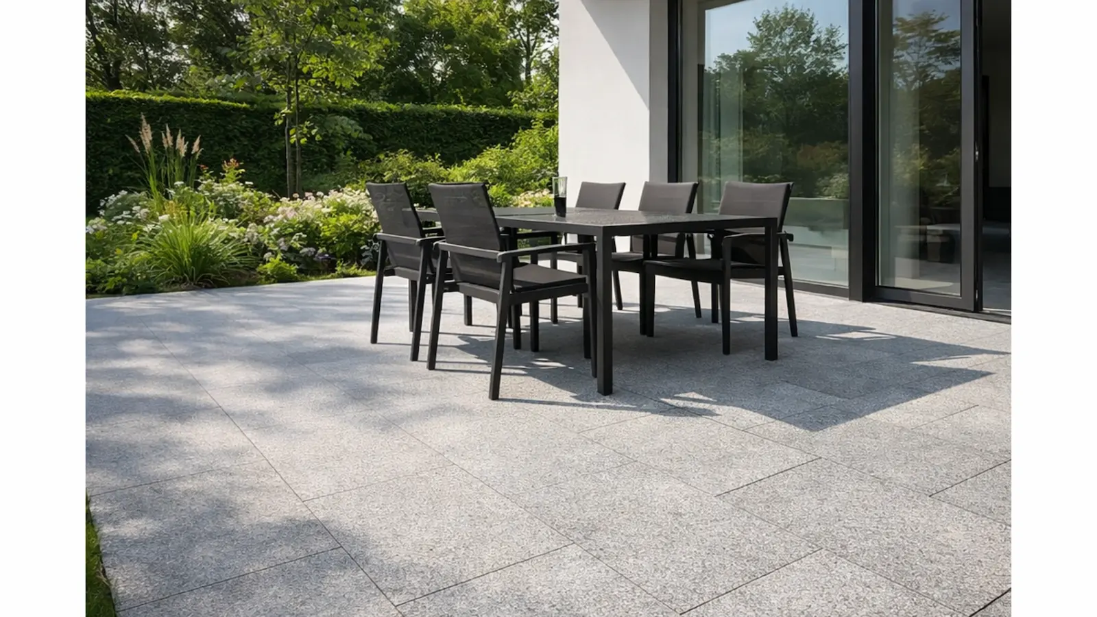 Ile kosztuje granit w 2026? Ceny płytek, schodów i parapetów